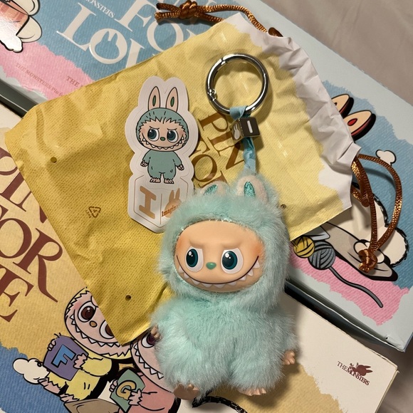 POP MART Labubu The Monsters Pin for Love 
Letter I 
Brand New - Picture 4 of 4